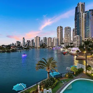 Amazing Water Views Surfers Paradise Apartment Gold Coast